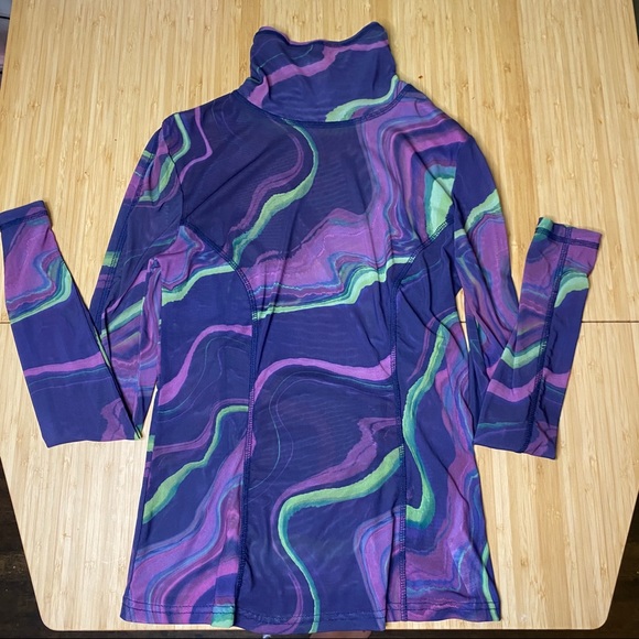 Fabletics Felicity Long-Sleeve Mesh Top - Picture 3 of 4